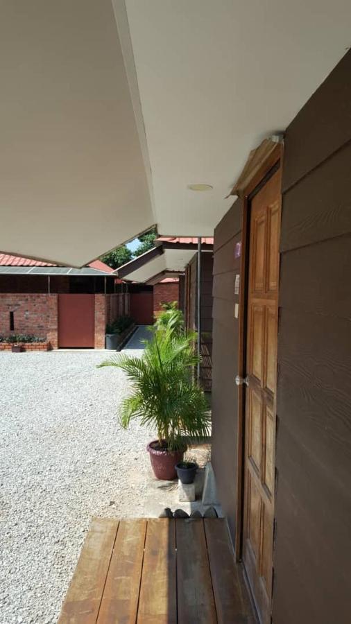 Homestay Umbai Kelana Merlimau Esterno foto