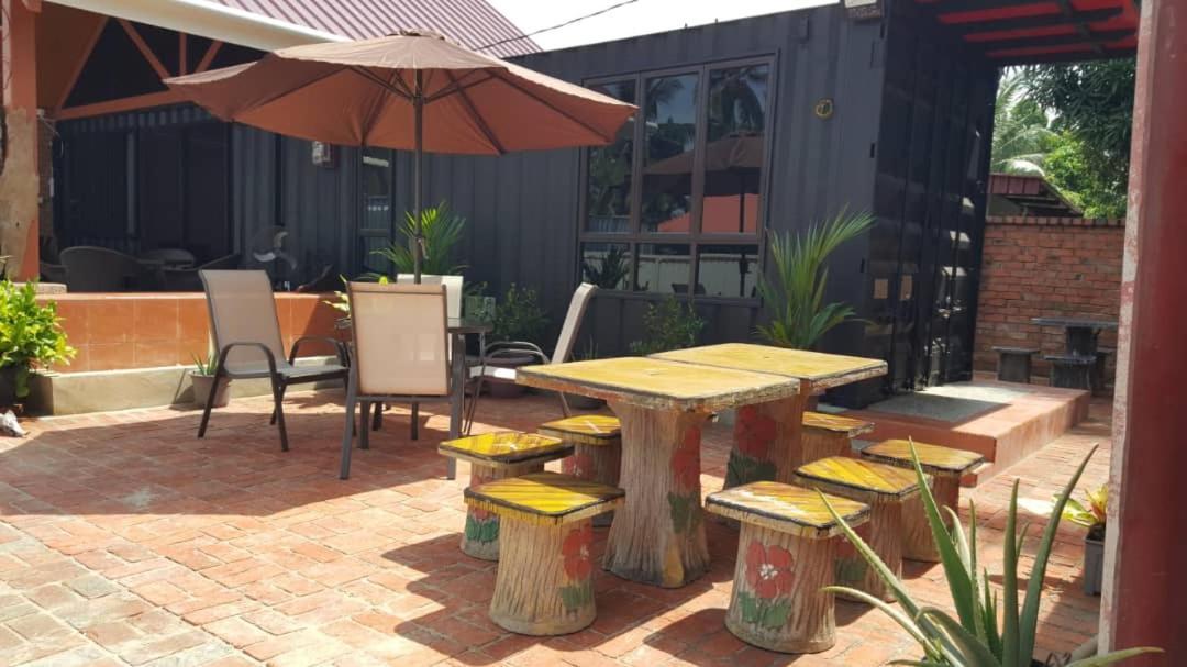 Homestay Umbai Kelana Merlimau Esterno foto